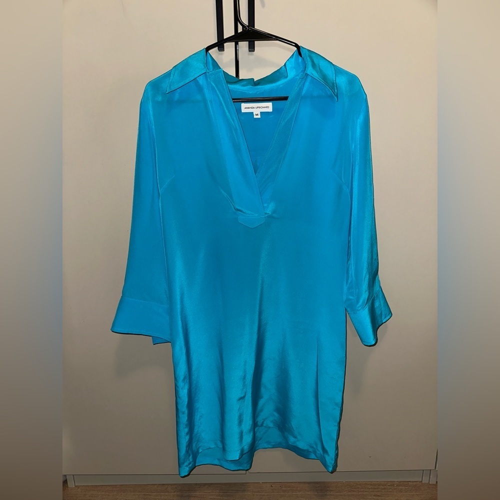 NWOT Amanda Uprichard 100% Silk Dress/Long blouse size Medium